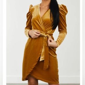 Shyanne Long Sleeve Dark Yellow Velvet Wrap Dress XS